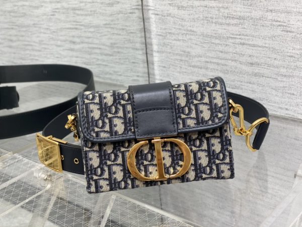 30 Montaigne