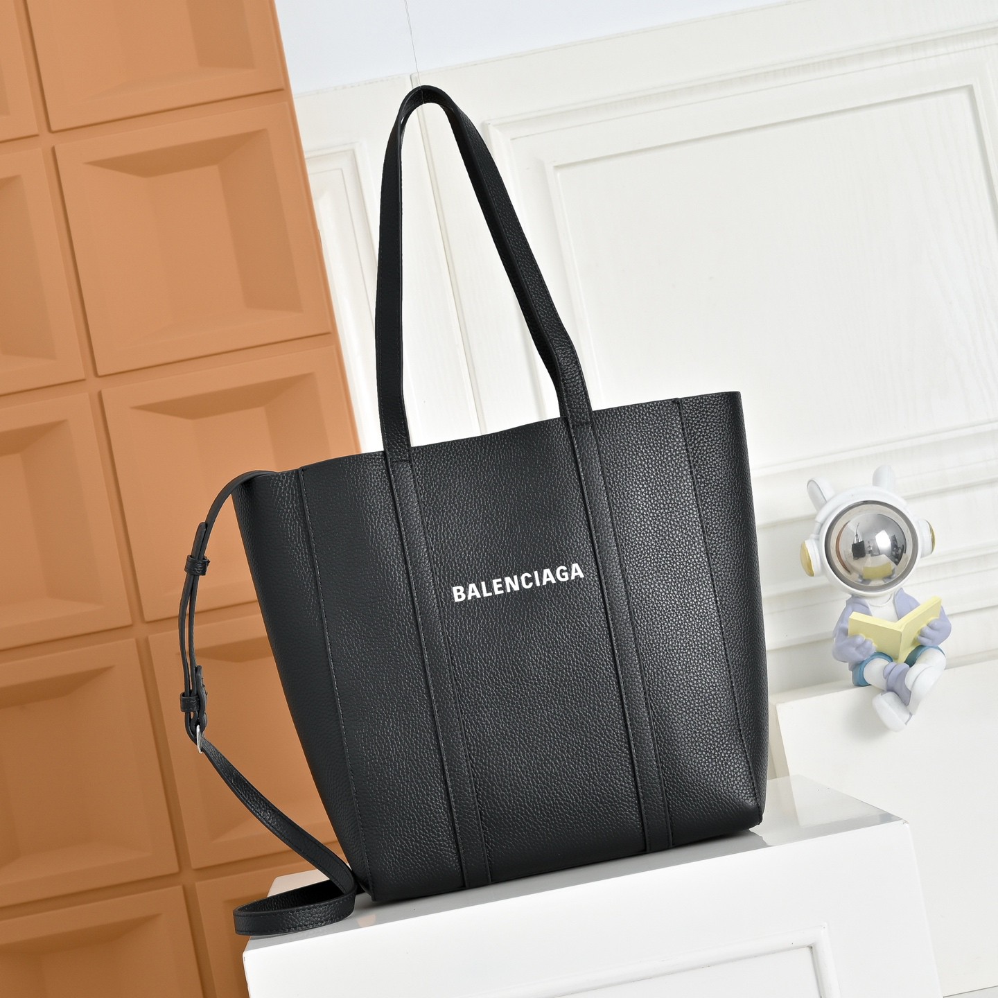 Everyday tote